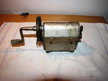 Antico generatore elettromagnetico telefonico