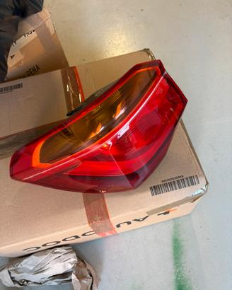 Faro fanale posteriore sx bmw x1 f48(anno 2016)