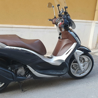 Beverly 350 S anno 2020 km 18.000 nuovo