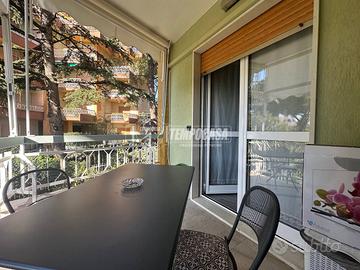 COMODO BILOCALE CON TERRAZZO A POCHI PASSI DAL CEN