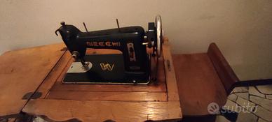 macchina da cucire Necchi