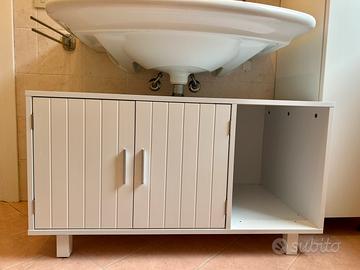 Mobile sotto lavabo per lettiera gatti