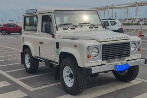 Defender 90 Puma pari al nuovo