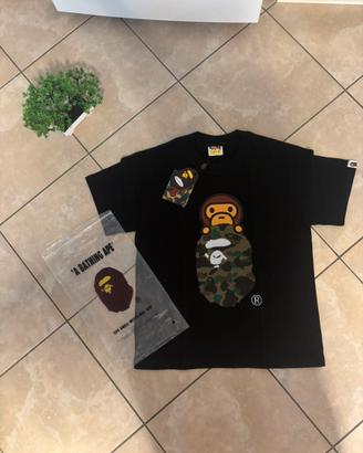 maglia bape nera con grafica verde