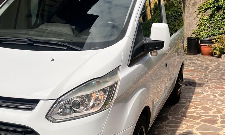 ford transit custom 8 posti