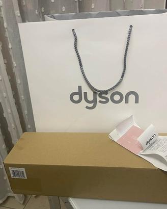 Dyson airstrait