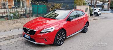 Volvo v 40 Cross Country allestimento Summun 