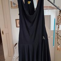 abito A -Style nero scollato