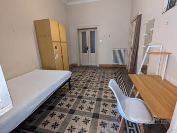Camere singole zona centro Umbertina solo donne