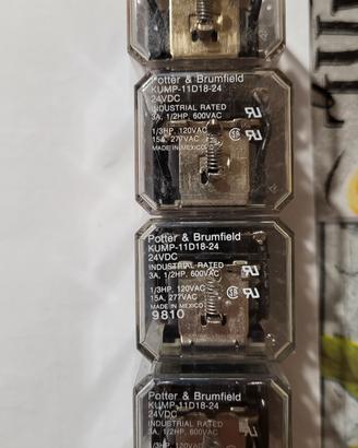 4 Relè Elettromeccanici KUMP-11D18-24 NUOVI