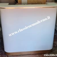 bancone reception curvato bianco e oro spedizione