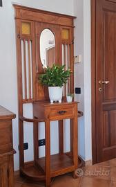 Mobile da ingresso con attaccapanni