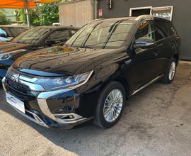 Mitsubishi Outlander 2.4 MIVEC 4WD PHEV Instyle SD