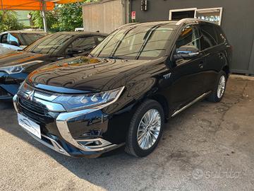 Mitsubishi Outlander 2.4 MIVEC 4WD PHEV Instyle SD