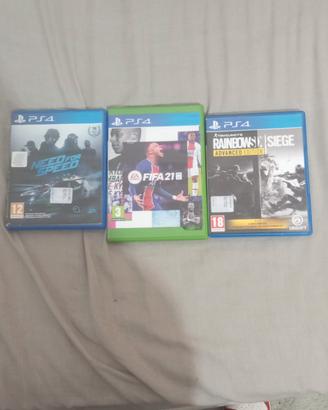3 giochi PS4 in blocco