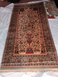 Tappeto grande in lana verde floreale con calice