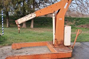 Sollevatore idraulico elettrico