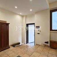 Ampio Quadrilocale al Piano Terra con Doppi Serviz