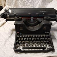 Macchina da scrivere Olivetti M40 degli anni 60