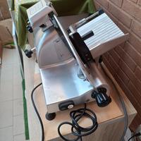 affettatrice elettrica professionale 
