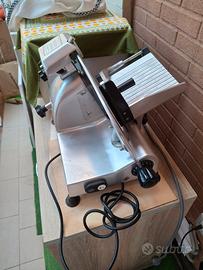 affettatrice elettrica professionale 
