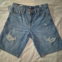 pantaloncini jeans strappati