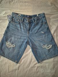 pantaloncini jeans strappati