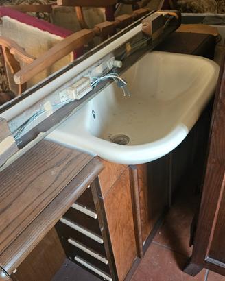 mobile bagno completo di cassetti e specchiera