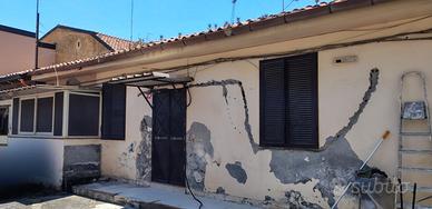 Casa Singola in Corte Posto Auto - Castello Ursino
