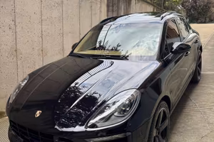 PORSCHE Macan S