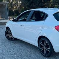 Cerchi lega da 18 alfaromeo  con gomme nuove
