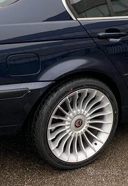 Cerchi stile Alpina 18 con gomme Yokohama Advan