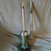 Strumento allarga fedi