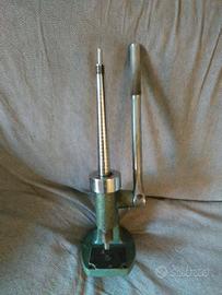 Strumento allarga fedi