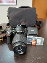 REFLEX NIKON D3200 con 18-55 inclusa di accessori