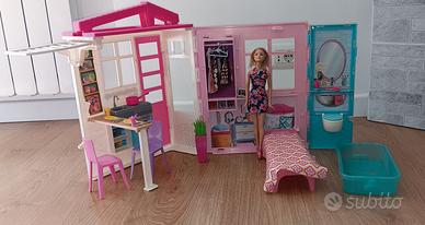 Barbie Casa Portatile 1 Loft con Bambola inclusa