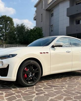 Maserati Levante 3.0 V6 Modena 350cv auto