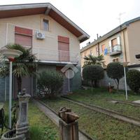 BIFAMILIARE A BAREGGIO