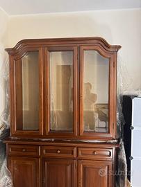 Cristalliera in noce massello - Stile Classico