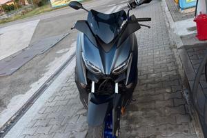 YAMAHA X MAX