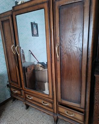 armadio in legno 