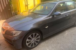 BMW serie 3.     320d E90