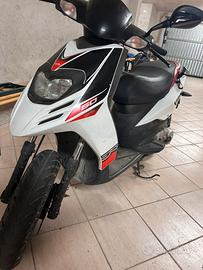 Aprilia SR 50 motard