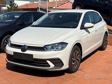 Polo 1.0 Young 80cv