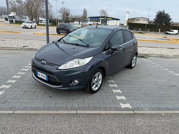 FORD FIESTA 1.4 GPL CASA MADRE