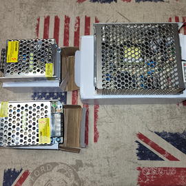 Alimentatori 12 v dc