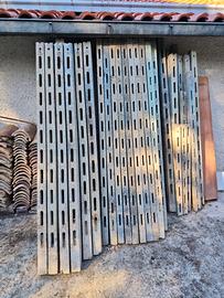 paletti grandi e piccoli in cemento