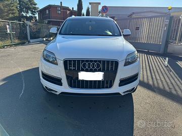 Audi Q7 2009 3.0Diesel *E6A* 5posti