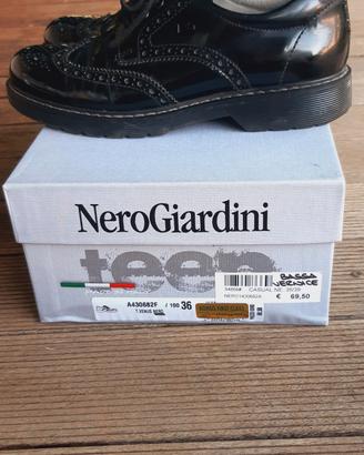 Scarpa Donna Nero Giardini  lacci e vernice