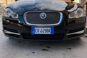 Jaguar xf  3.0  241 cavalli unica nel suo genere